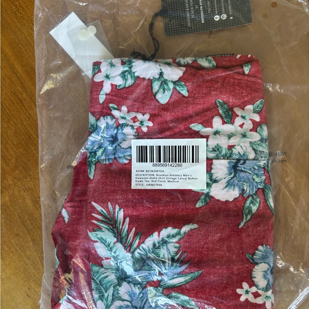 BKLYN Floral Button Down Hawaiian Shirt in Red and Blue - NWT never opened